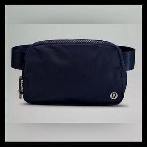 NWT Lululemon Everywhere Belt Bag